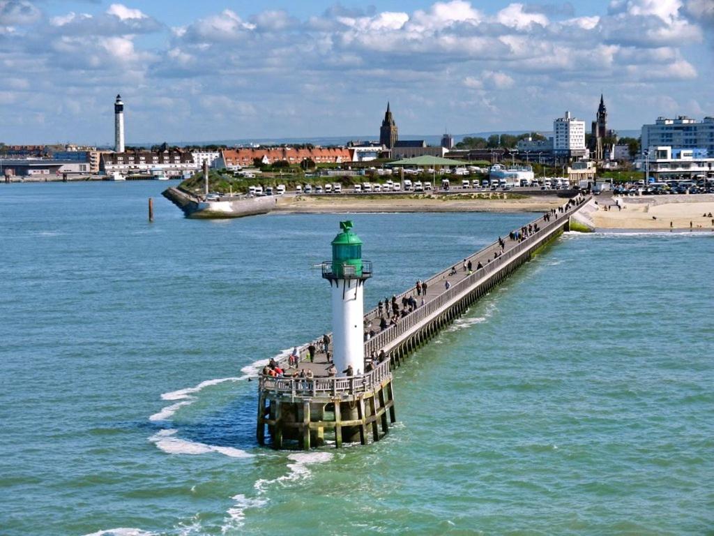 Le Grand Messin - Calais Nord -Cour - Plage - Ferry - Eurotunnel Buitenkant foto